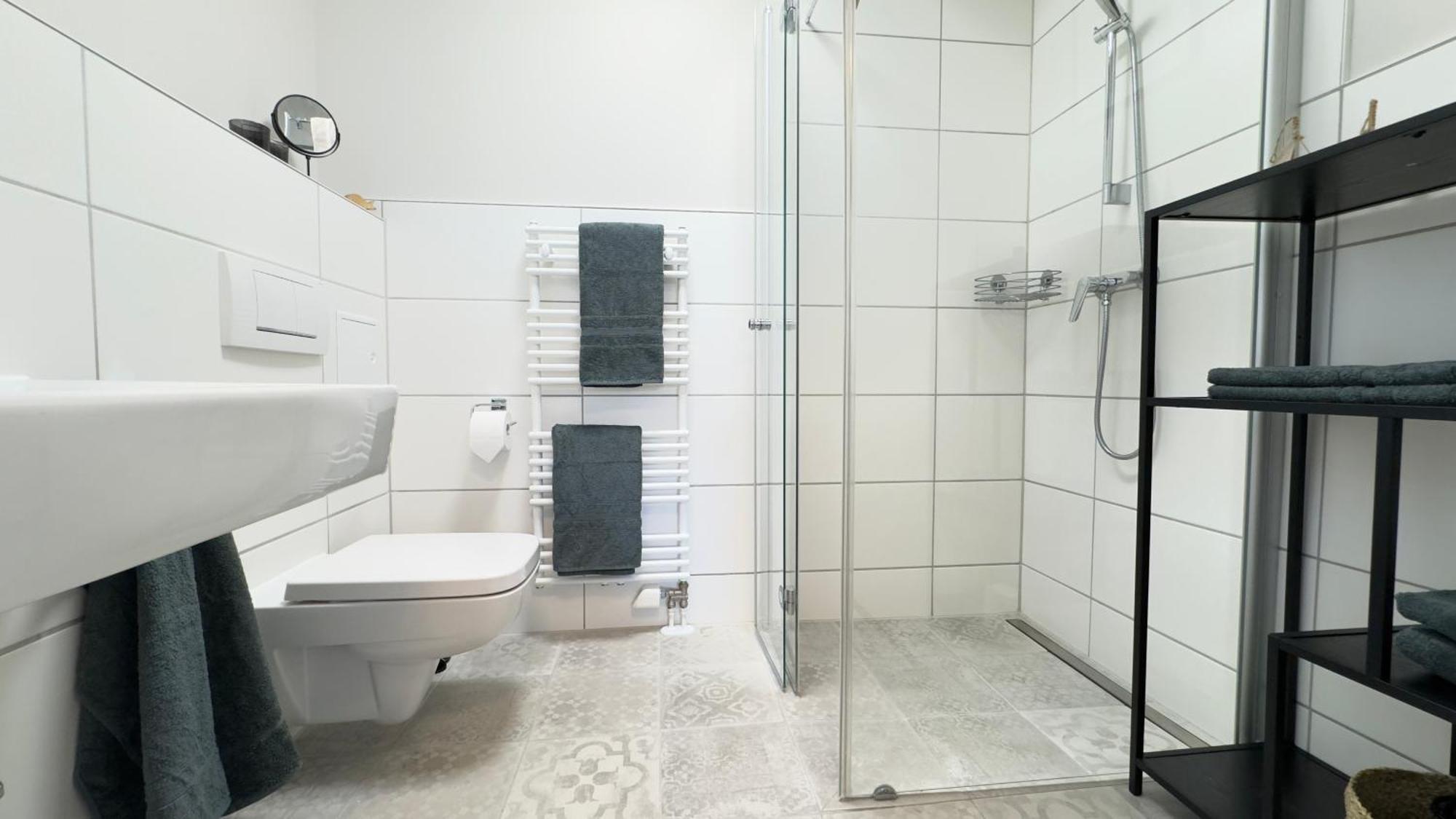Fewo Am Park - 4P, Boxspringbett, Balkon, Smarttv, Gesundbrunnen, Familienfreundlich ハレ エクステリア 写真